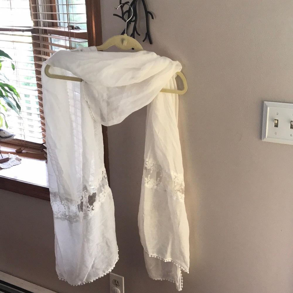White pashmina
